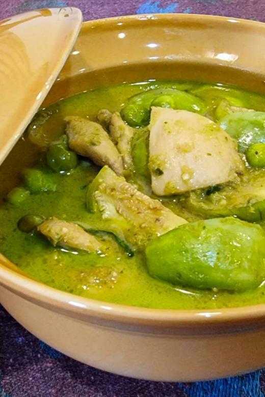 Green chicken curry